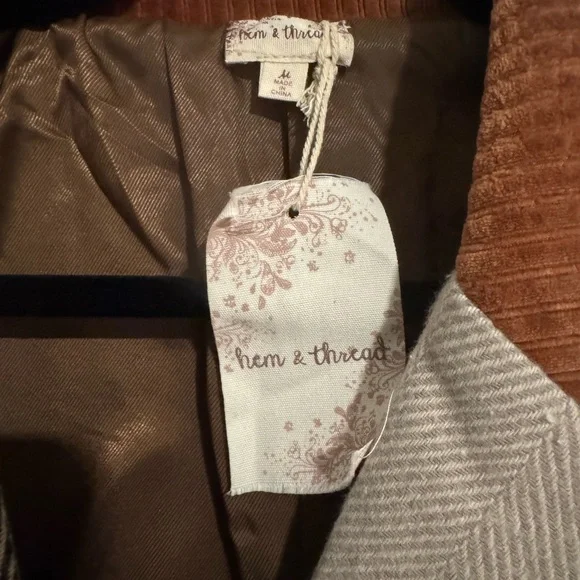 Hem and Thread NWT size medium blazer . - Picture 4 of 6